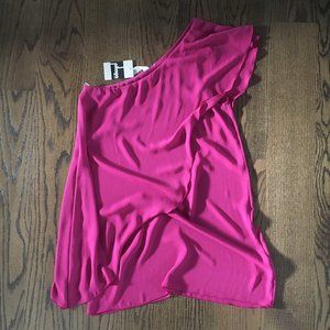 Beautiful Boutique One-Shoulder Flowing Top NWT